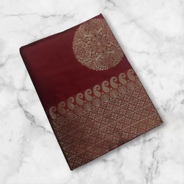 Saree_With_Unstitched_Blouse_For_Women
