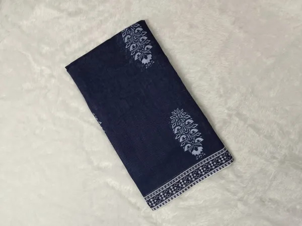 Saree_With_Unstitched_Blouse_For_Women