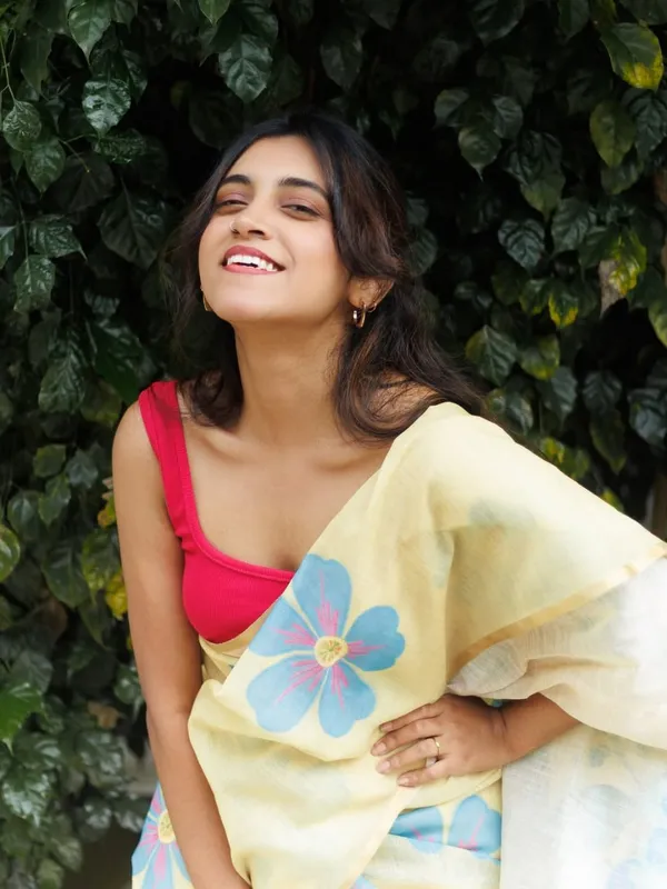 Saree_With_Unstitched_Blouse_For_Women