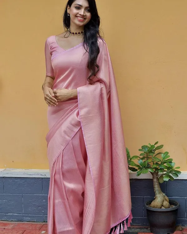 Saree_With_Unstitched_Blouse_For_Women
