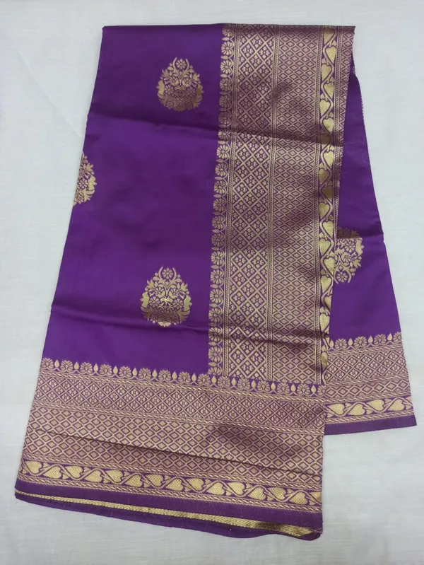 Saree_With_Unstitched_Blouse_For_Women