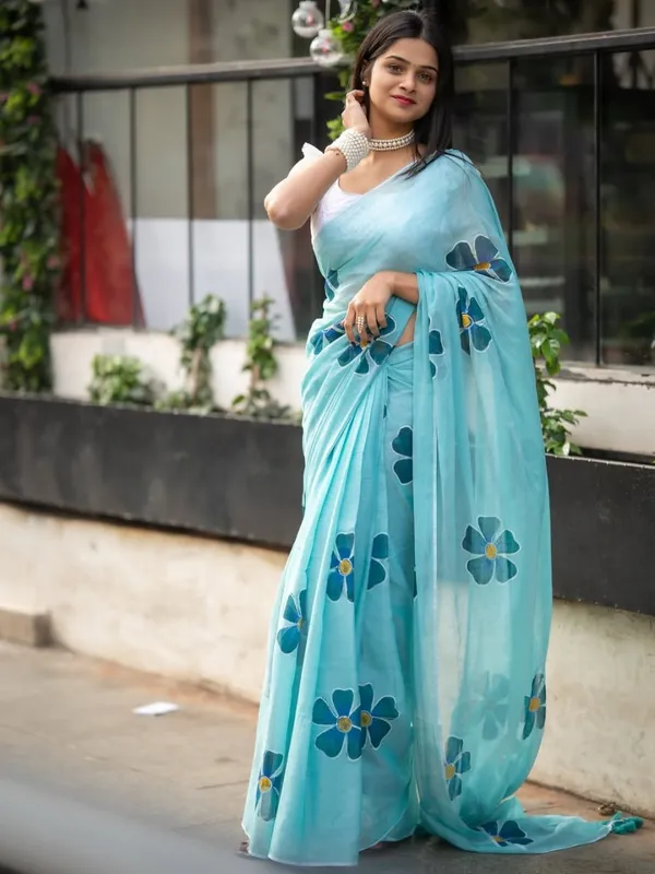 Saree_With_Unstitched_Blouse_For_Women