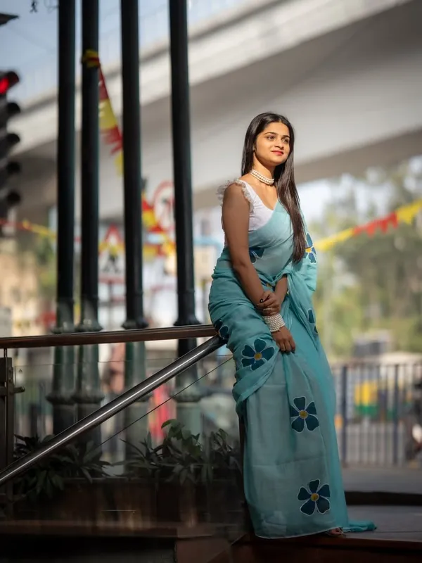 Saree_With_Unstitched_Blouse_For_Women