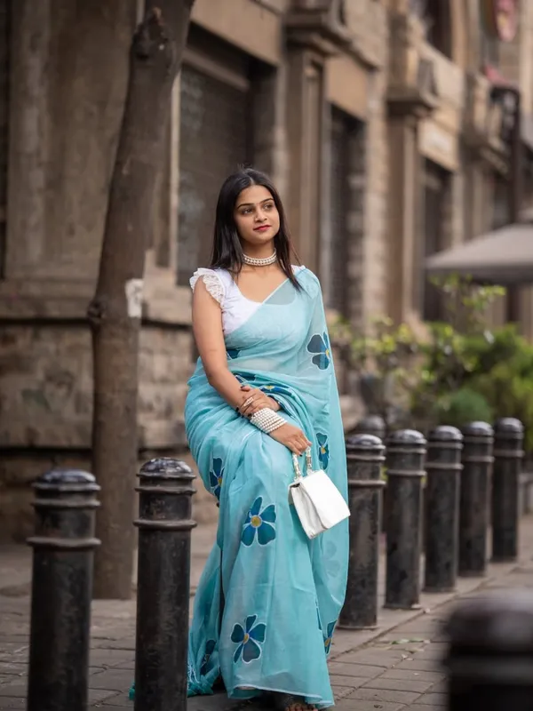 Saree_With_Unstitched_Blouse_For_Women