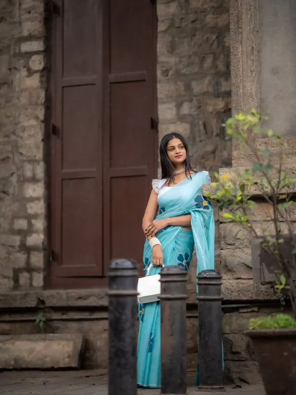 Saree_With_Unstitched_Blouse_For_Women