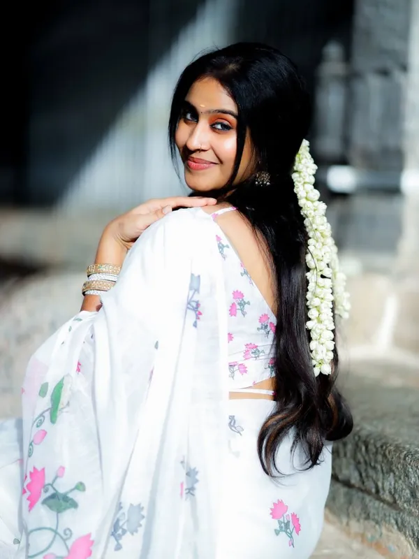 Saree_With_Unstitched_Blouse_For_Women