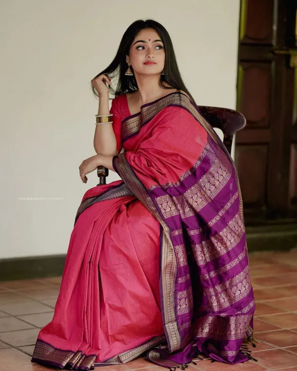 Saree_With_Unstitched_Blouse_For_Women