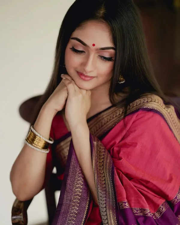 Saree_With_Unstitched_Blouse_For_Women