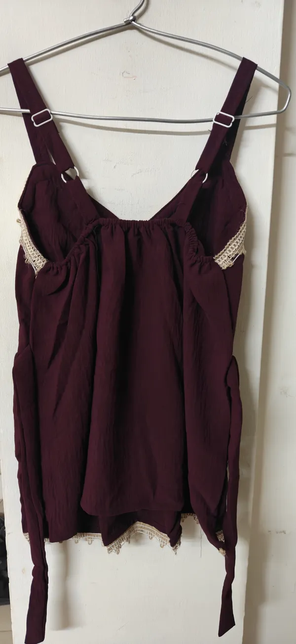 Maroon_Lace_Trim_Sleeveless_Top_For_Women