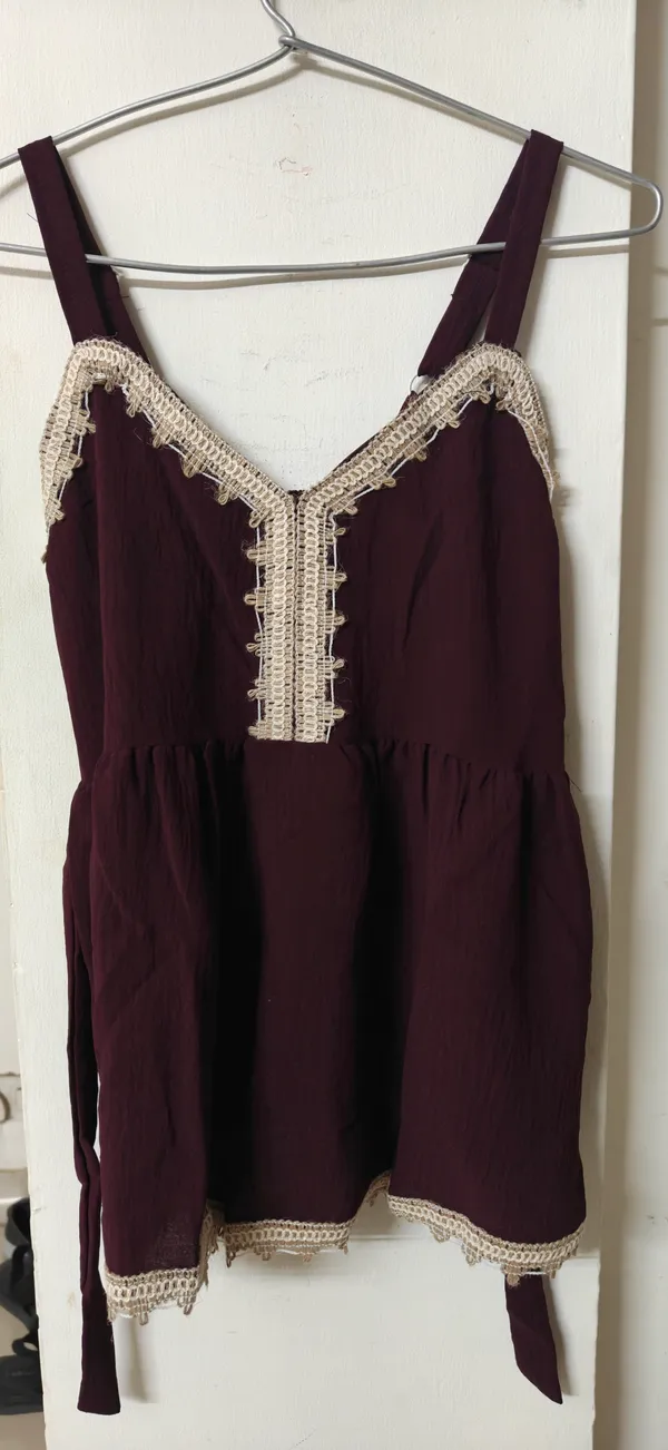 Maroon_Lace_Trim_Sleeveless_Top_For_Women