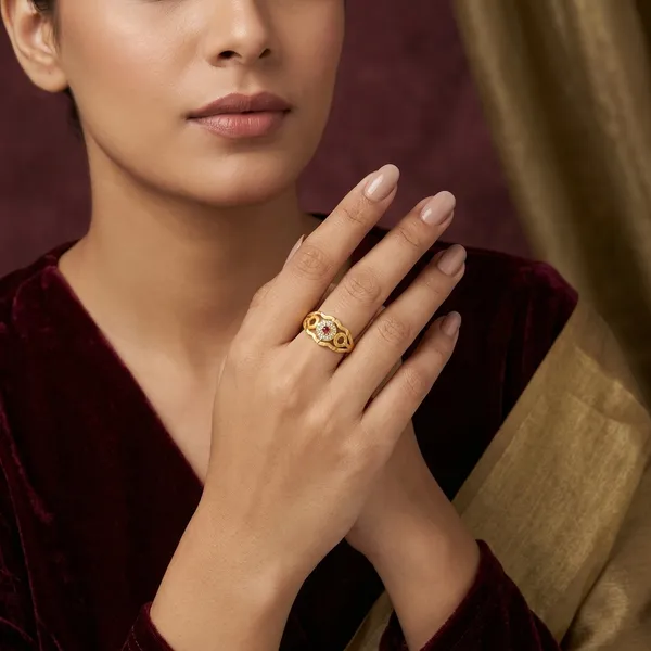 Gold_Brass_Crystal_Stone_Circular_Motif_Ring_For_Women