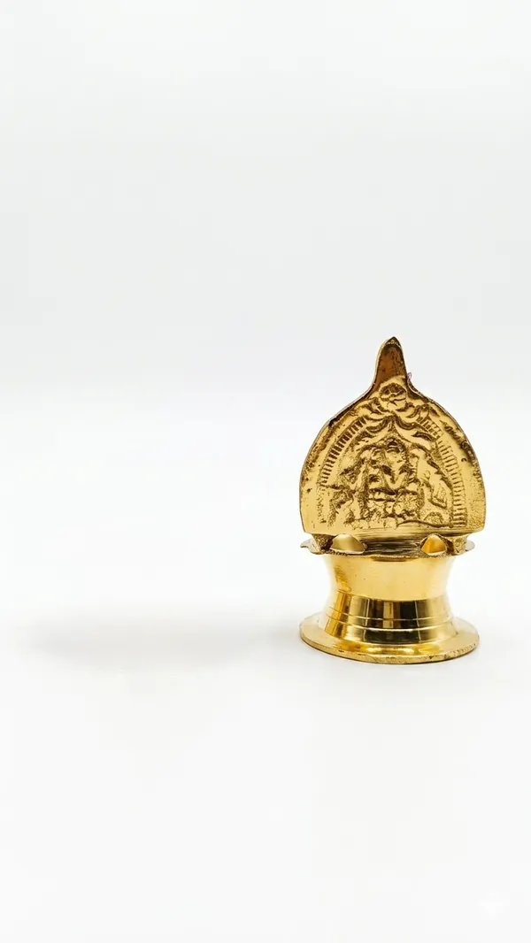 Gold_Brass_Pooja_Kamatchi_Peacock_Design_Diya
