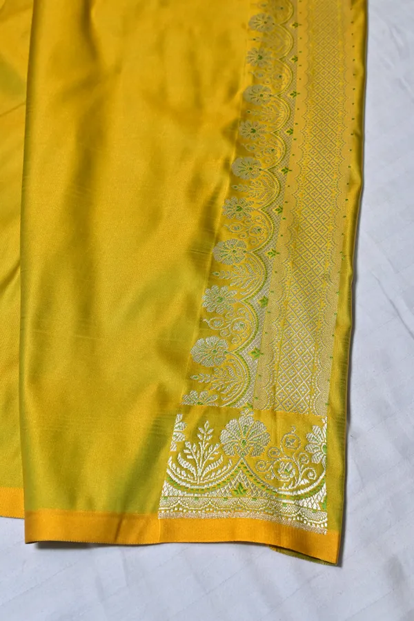 Premium_Lime_Green_Katan_Banarasi_Silk_Saree_With_Silver_Zari_Floral_Buta_Traditional_Wedding_Festive_Wear