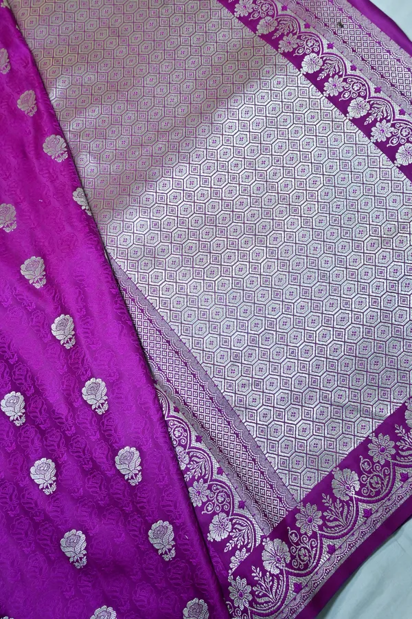Premium_Purplish_Pink_Katan_Banarasi_Silk_Saree_With_Silver_Zari_Floral_Buta_Traditional_Wedding_Festive_Wear
