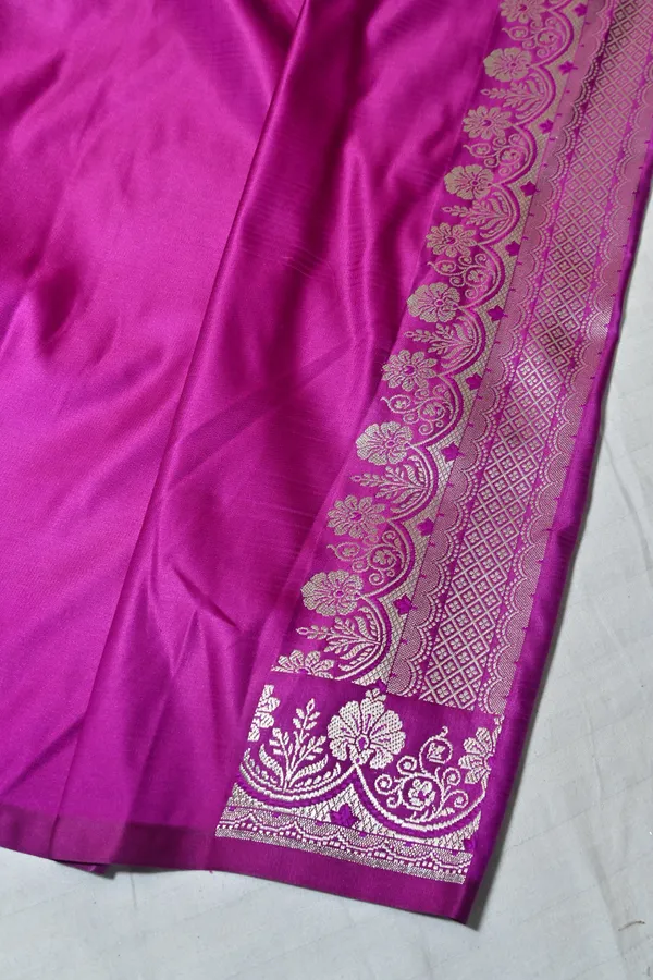 Premium_Purplish_Pink_Katan_Banarasi_Silk_Saree_With_Silver_Zari_Floral_Buta_Traditional_Wedding_Festive_Wear