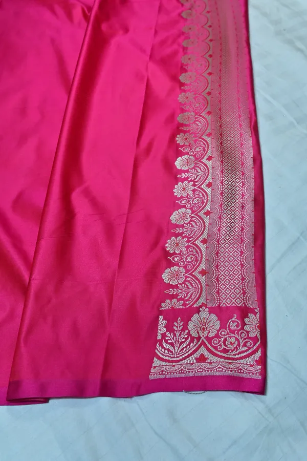 Premium_Rose_Pink_Katan_Banarasi_Silk_Saree_With_Silver_Zari_Floral_Buta_Traditional_Wedding_Festive_Wear