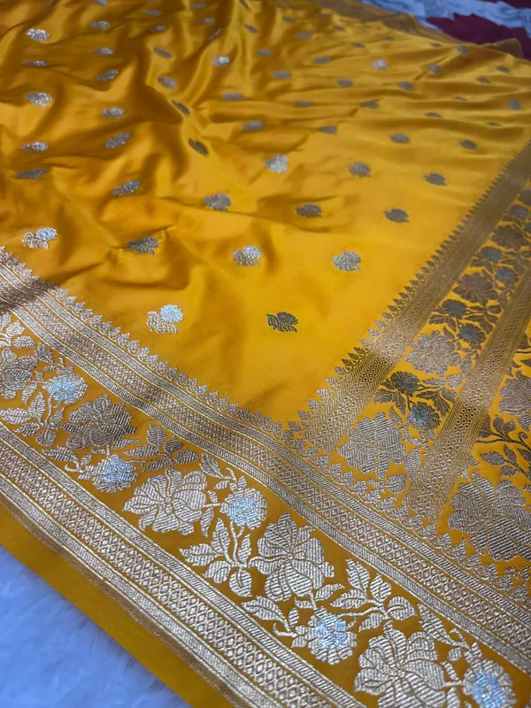 Premium_Yellow_Banarasi_Silk_Saree_With_Rich_Gold_Silver_Double_Zari_Weaving