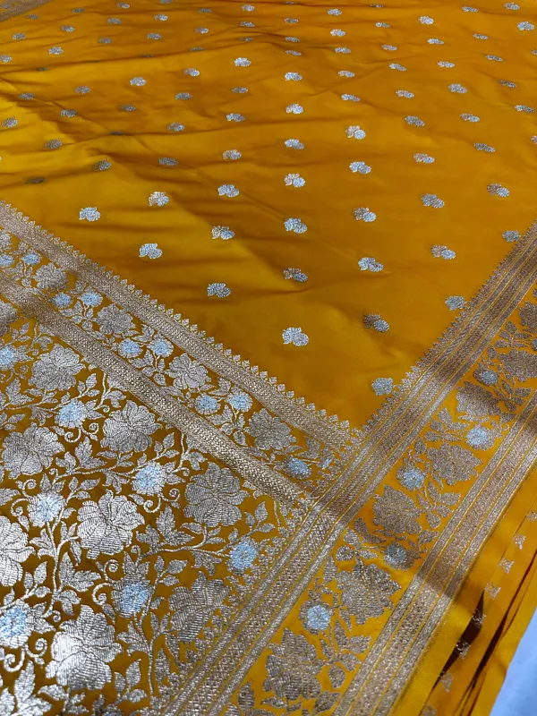Premium_Yellow_Banarasi_Silk_Saree_With_Rich_Gold_Silver_Double_Zari_Weaving