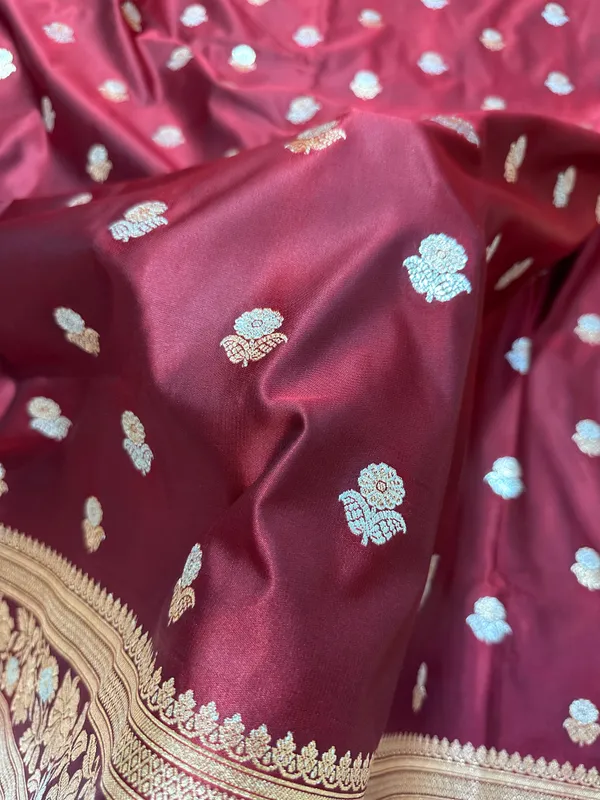 Premium_Maroon_Banarasi_Silk_Saree_With_Rich_Gold_Silver_Double_Zari_Weaving