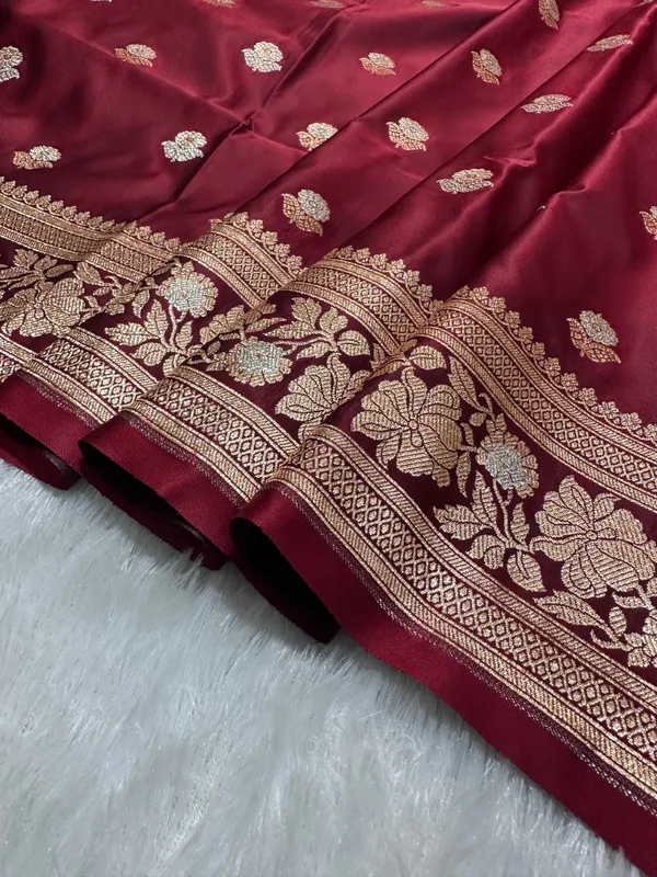 Premium_Maroon_Banarasi_Silk_Saree_With_Rich_Gold_Silver_Double_Zari_Weaving