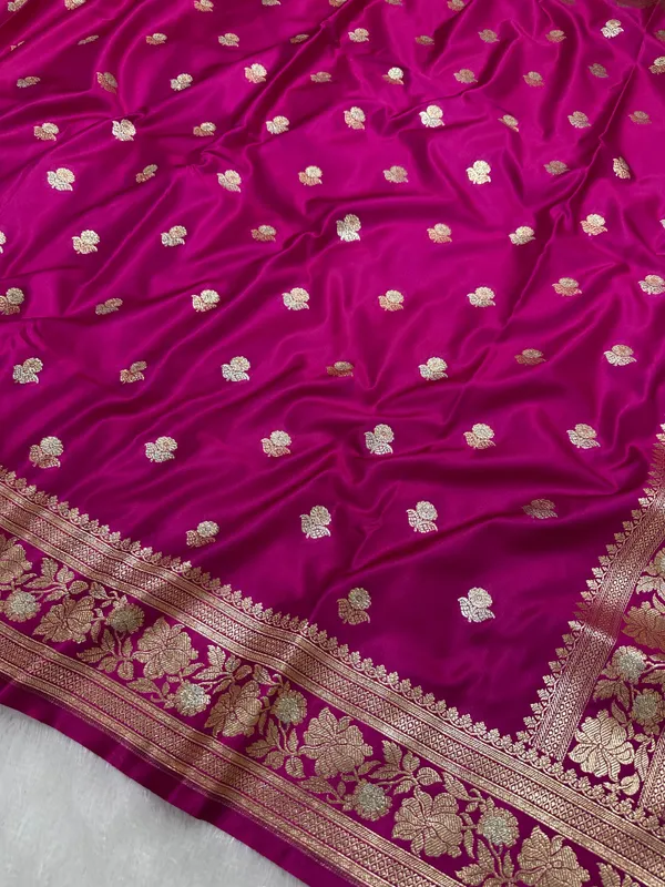 Premium_Bright_Pink_Banarasi_Silk_Saree_With_Rich_Gold_Silver_Double_Zari_Weaving
