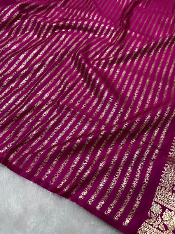 Premium_Bright_Pink_Banarasi_Silk_Saree_With_Rich_Gold_Silver_Double_Zari_Weaving