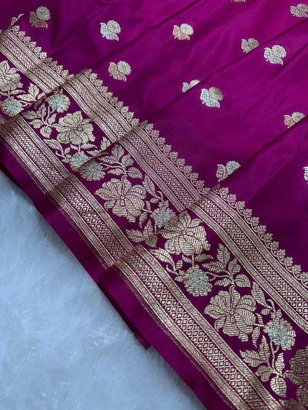 Premium_Bright_Pink_Banarasi_Silk_Saree_With_Rich_Gold_Silver_Double_Zari_Weaving