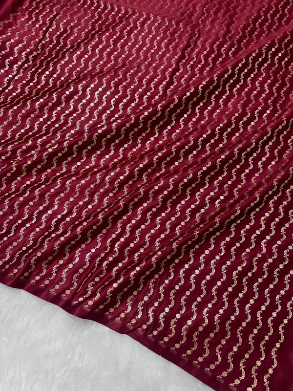 Premium_Dark_Maroon_Banarasi_Silk_Saree_With_Rich_Gold_Silver_Double_Zari_Weaving