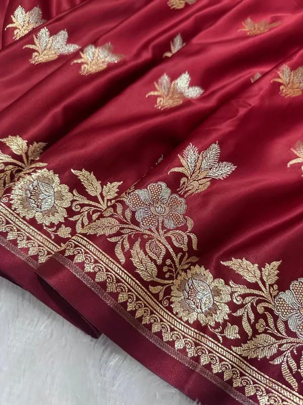 Premium_Dark_Maroon_Banarasi_Silk_Saree_With_Rich_Gold_Silver_Double_Zari_Weaving