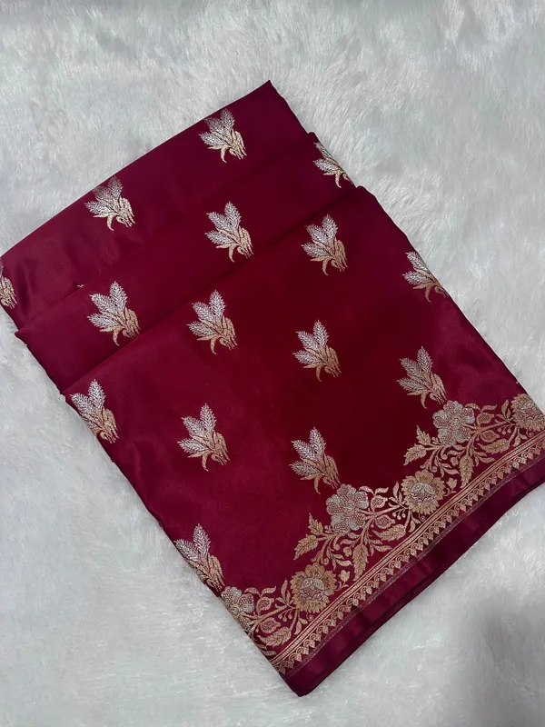 Premium_Dark_Maroon_Banarasi_Silk_Saree_With_Rich_Gold_Silver_Double_Zari_Weaving