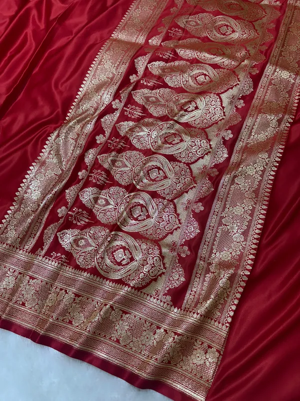 Luxury_Ruby_Red_Plain_Silk_Saree_With_Rich_Banarasi_Border