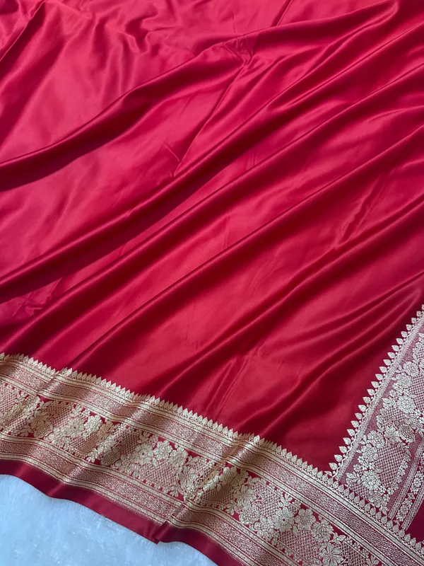Luxury_Ruby_Red_Plain_Silk_Saree_With_Rich_Banarasi_Border