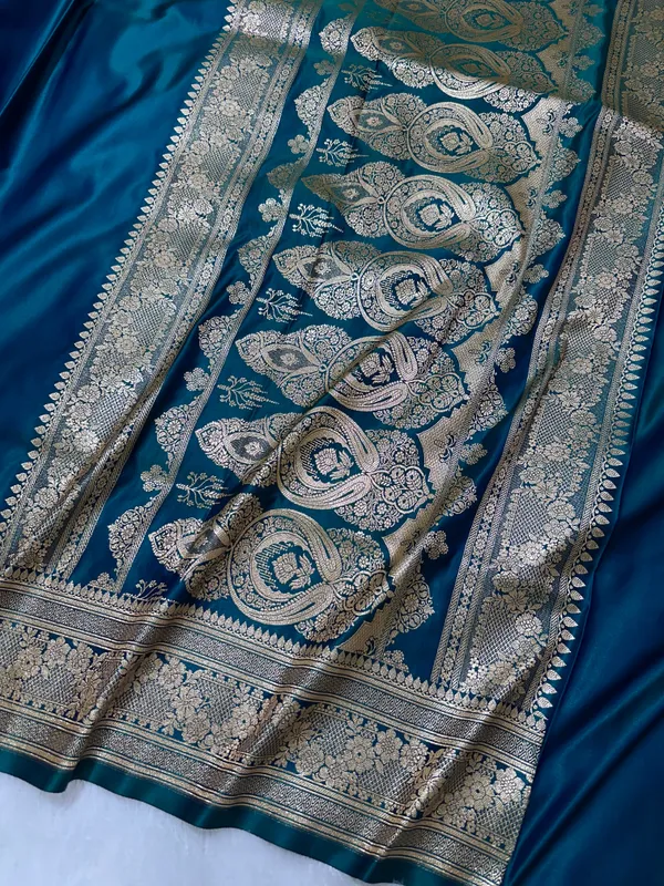 Luxury_Peacock_Blue_Plain_Silk_Saree_With_Rich_Banarasi_Border