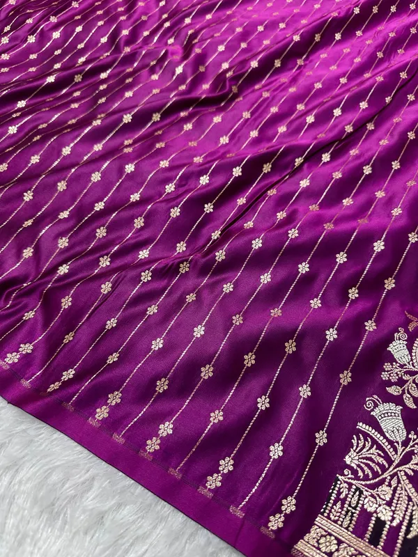Premium_Royal_Purple_Banarasi_Silk_Saree_With_Elegant_Double_Zari_Buti_Border