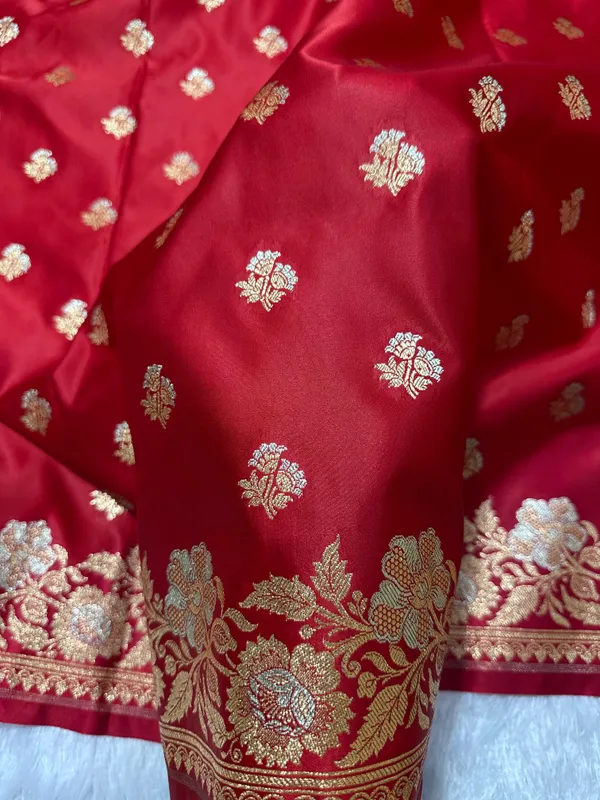 Premium_Scarlet_Red_Banarasi_Silk_Saree_With_Elegant_Double_Zari_Buti_Border