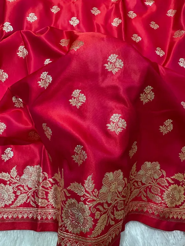 Premium_Rani_Banarasi_Silk_Saree_With_Elegant_Double_Zari_Buti_Border