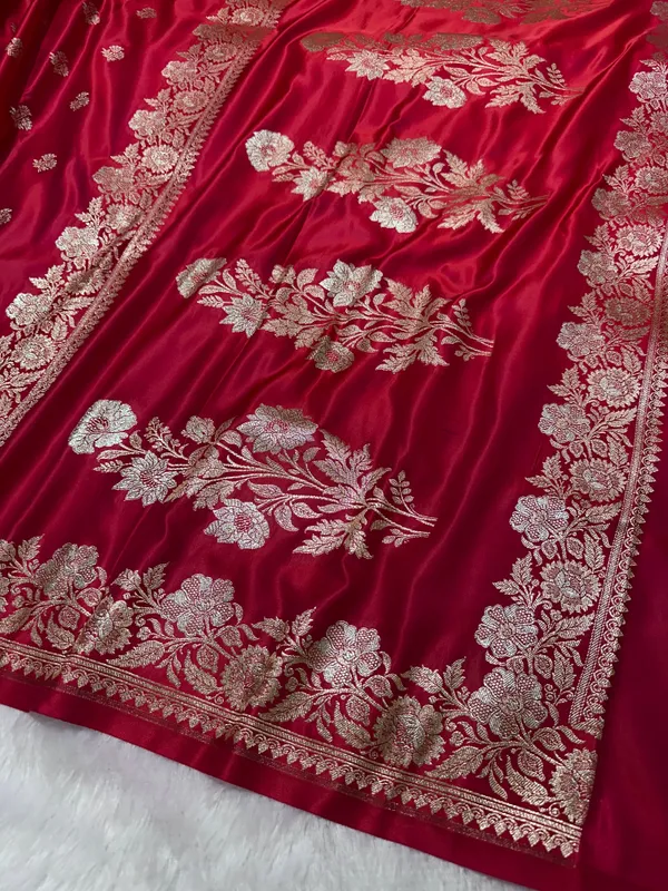 Premium_Rani_Banarasi_Silk_Saree_With_Elegant_Double_Zari_Buti_Border