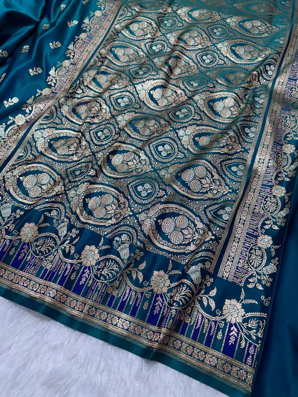 Premium_Peacock_Blue_Silk_Saree_With_Elegant_Double_Zari_Buti_Border_Nbsp