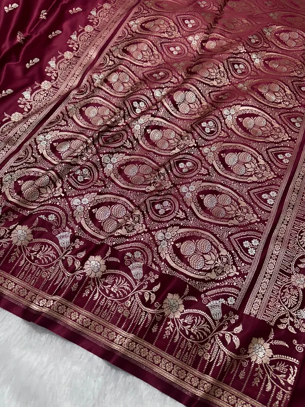 Premium_Maroon_Silk_Saree_With_Elegant_Double_Zari_Buti_Border