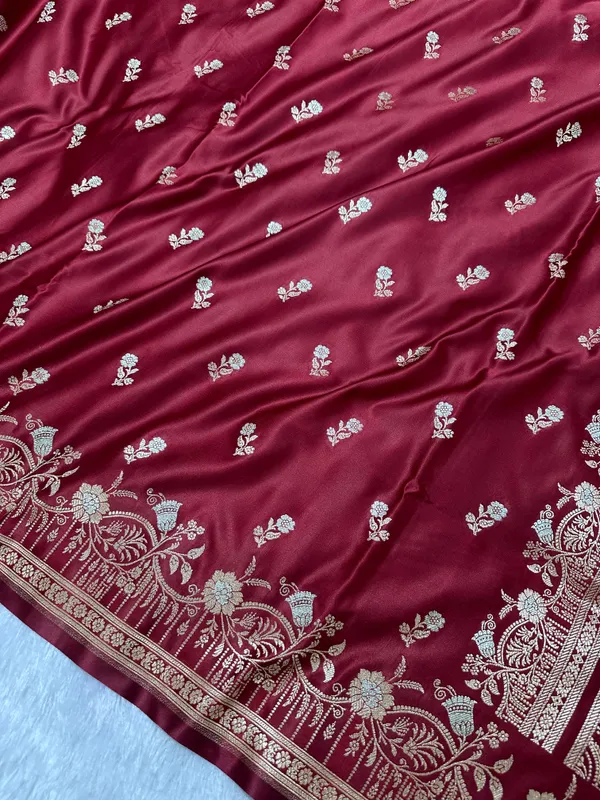 Premium_Maroon_Silk_Saree_With_Elegant_Double_Zari_Buti_Border