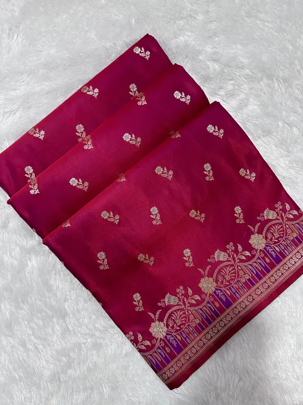 Premium_Magenta_Silk_Saree_With_Elegant_Double_Zari_Buti_Border