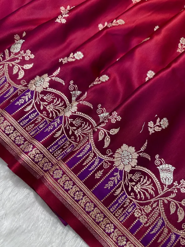 Premium_Magenta_Silk_Saree_With_Elegant_Double_Zari_Buti_Border