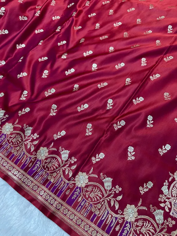 Premium_Magenta_Silk_Saree_With_Elegant_Double_Zari_Buti_Border