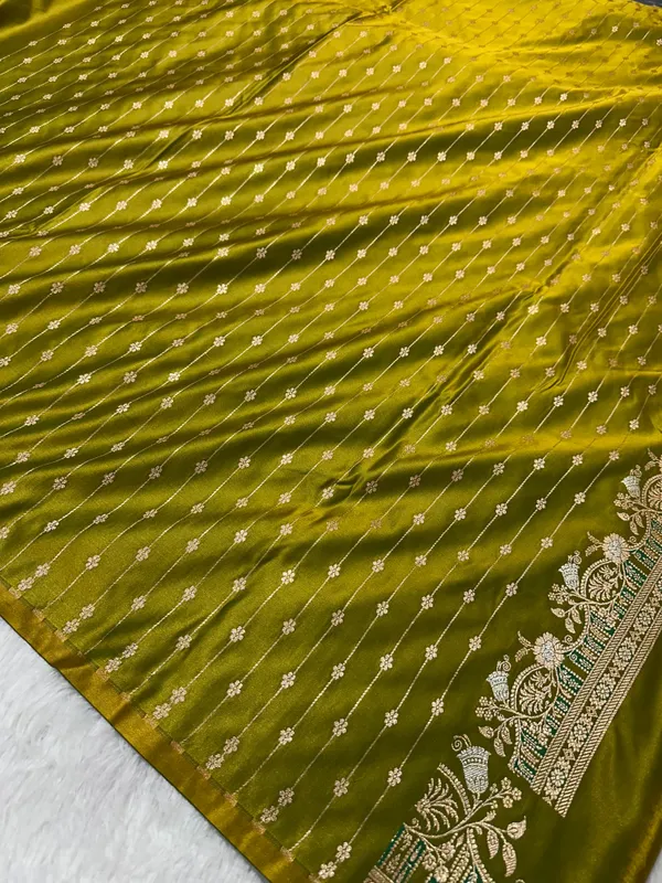 Premium_Mehndi_Green_Banarasi_Silk_Saree_With_Elegant_Double_Zari_Buti_Border