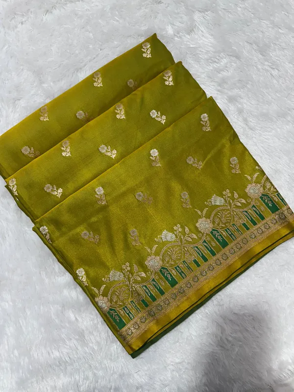 Premium_Mehndi_Green_Banarasi_Silk_Saree_With_Elegant_Double_Zari_Buti_Border