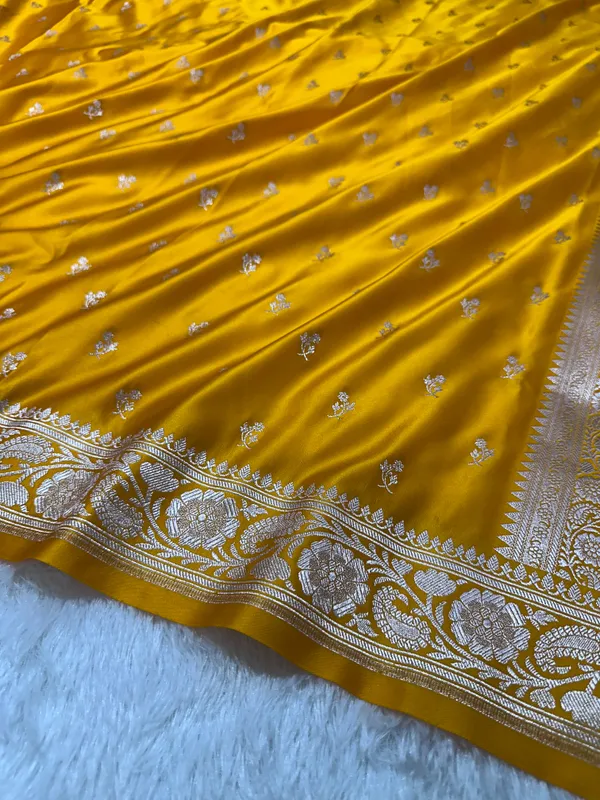 Royalgold_Yellow_Banarasi_Saree_With_Woven_Buti