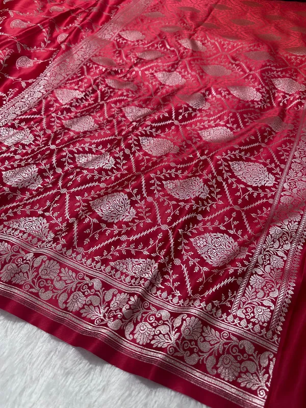Royal_Maharani_Red_Banarasi_Silk_Saree