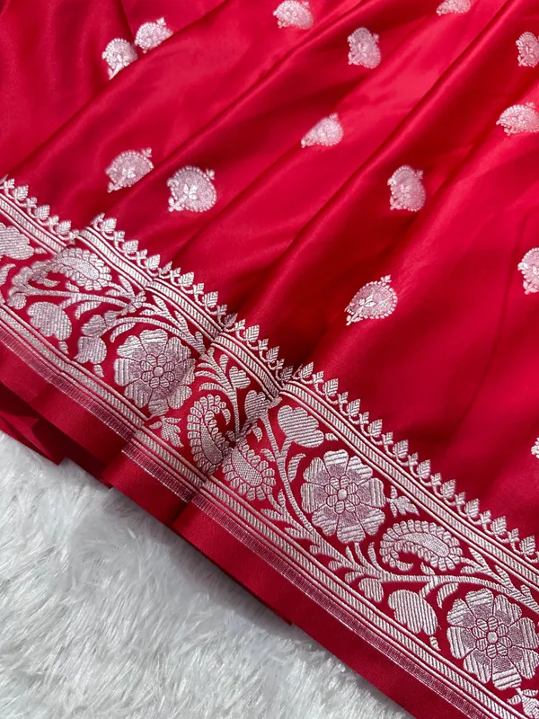 Royal_Maharani_Red_Banarasi_Silk_Saree