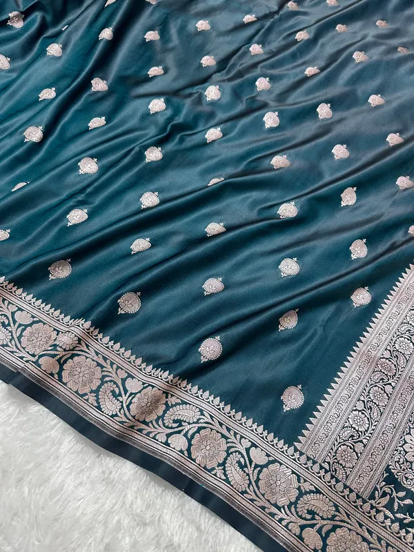 Royal_Ocean_Emerald_Banarasi_Silk_Saree