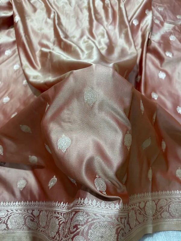Dusty_Rose_Pink_Banarasi_Silk_Saree
